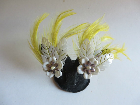 50s vintage earrings/ear clips-signed flower and … - image 2