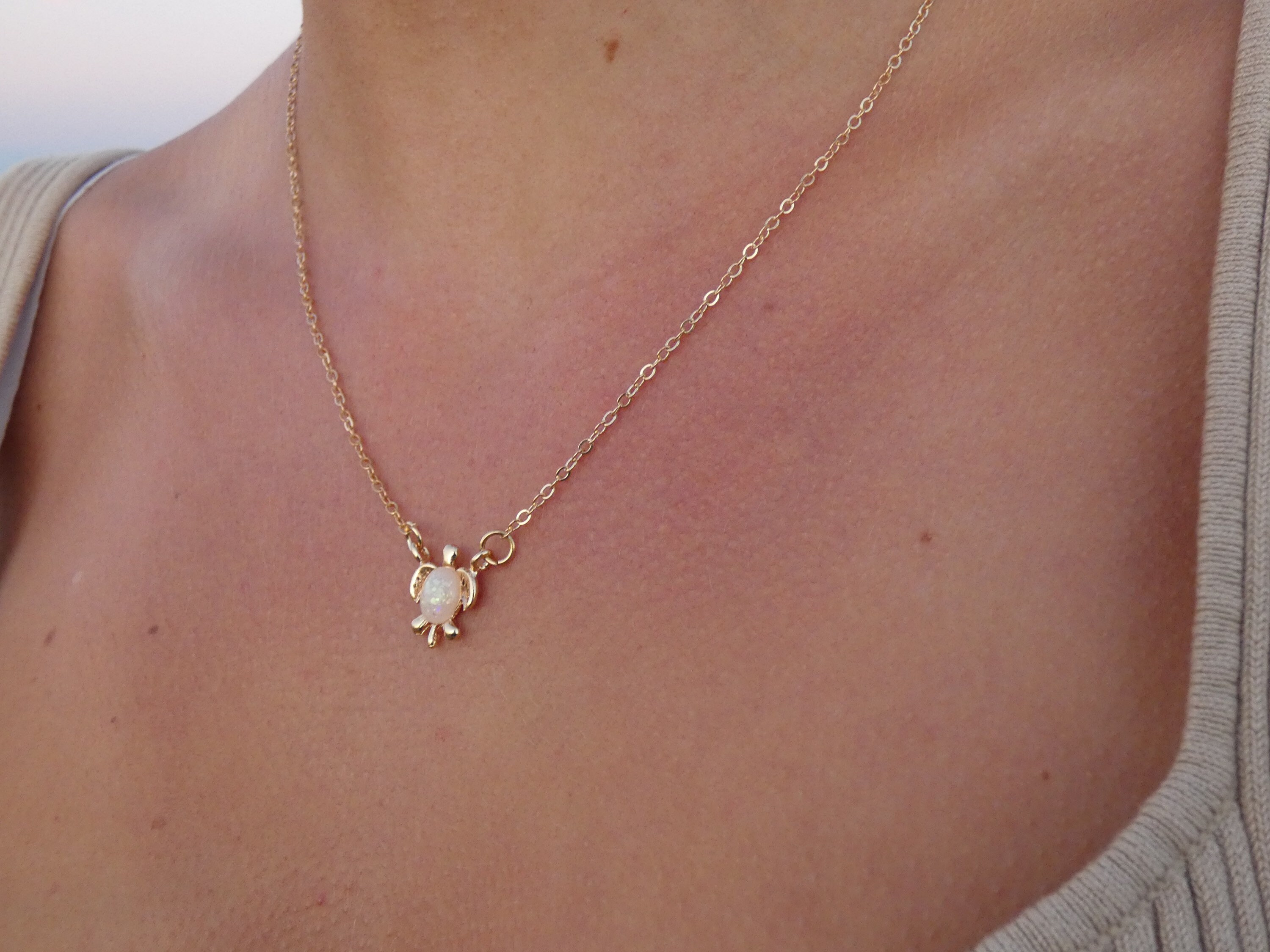 Gold store turtle necklace