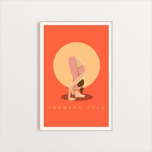 Puede incluir: Una ilustración digital de una persona haciendo una postura de yoga de flexión hacia adelante. La persona lleva leggings rosas y una camiseta rosa. El fondo es naranja con un círculo amarillo.