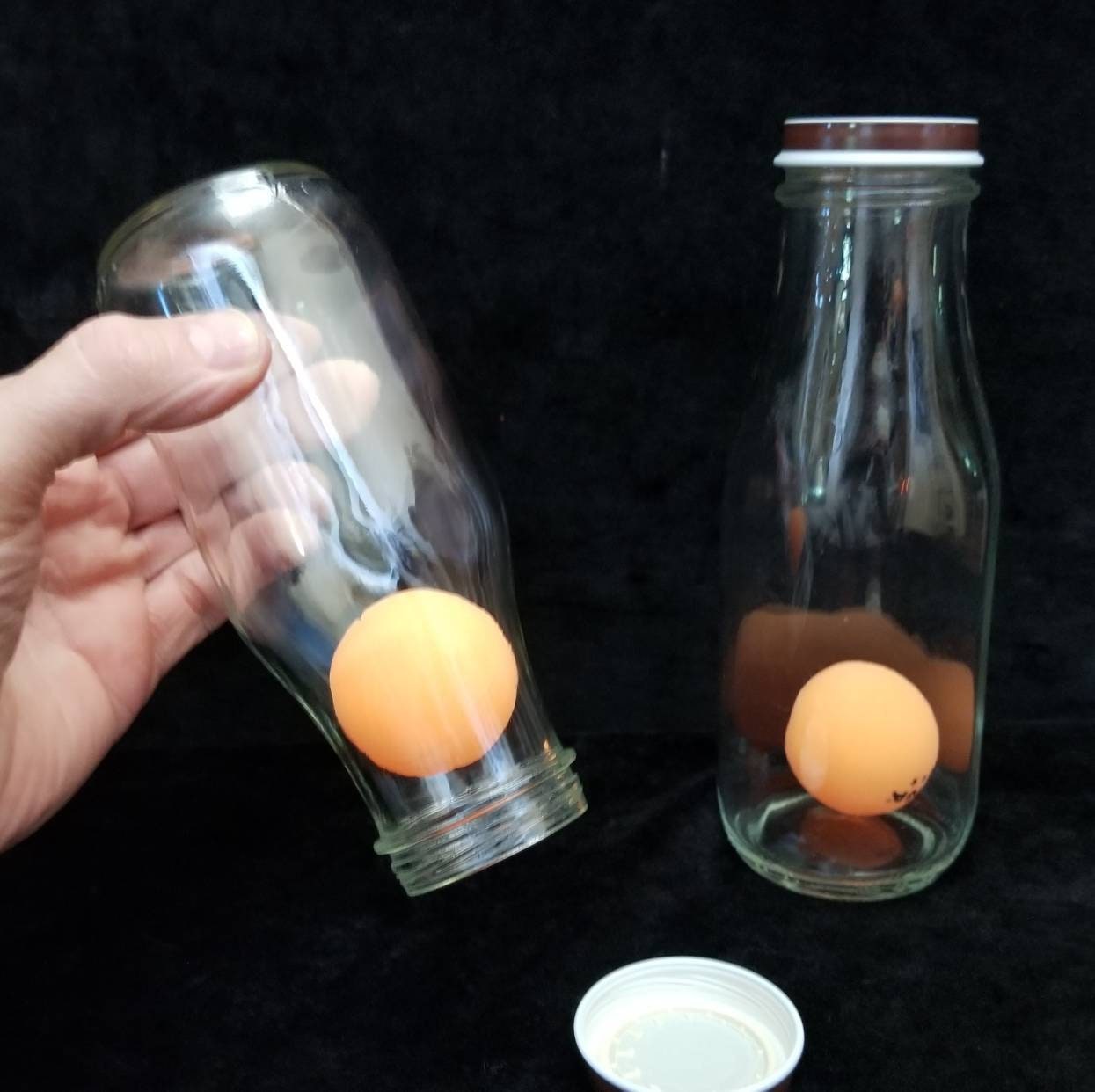 IMPOSSIBLE BOTTE – Ping Pong Ball