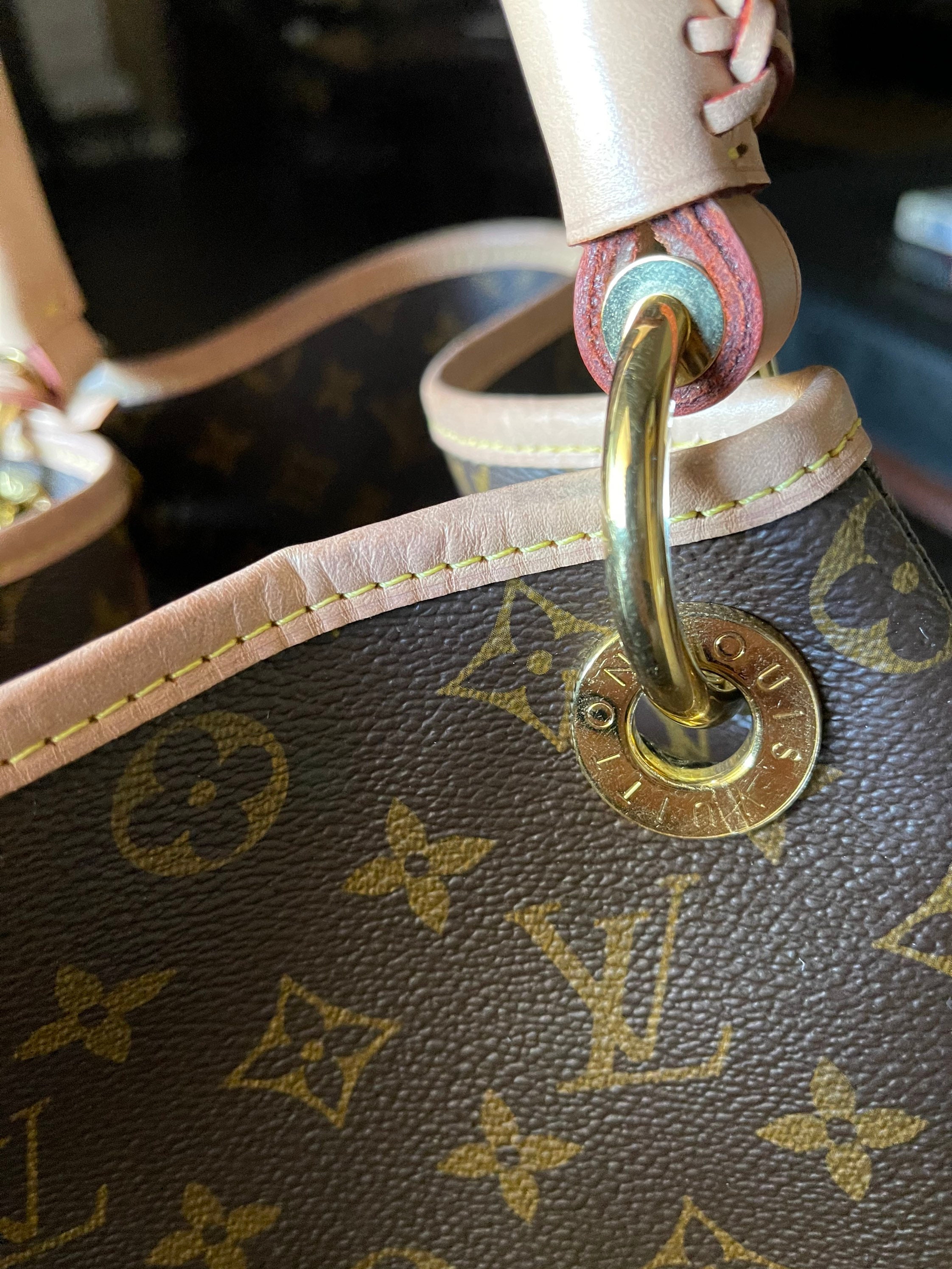 Hardware Protector for Large Zipper Pull on Louis Vuitton Bags 