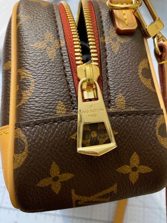 Louis Vuitton Zipper 