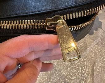 Tumi Zipper Pull Protector