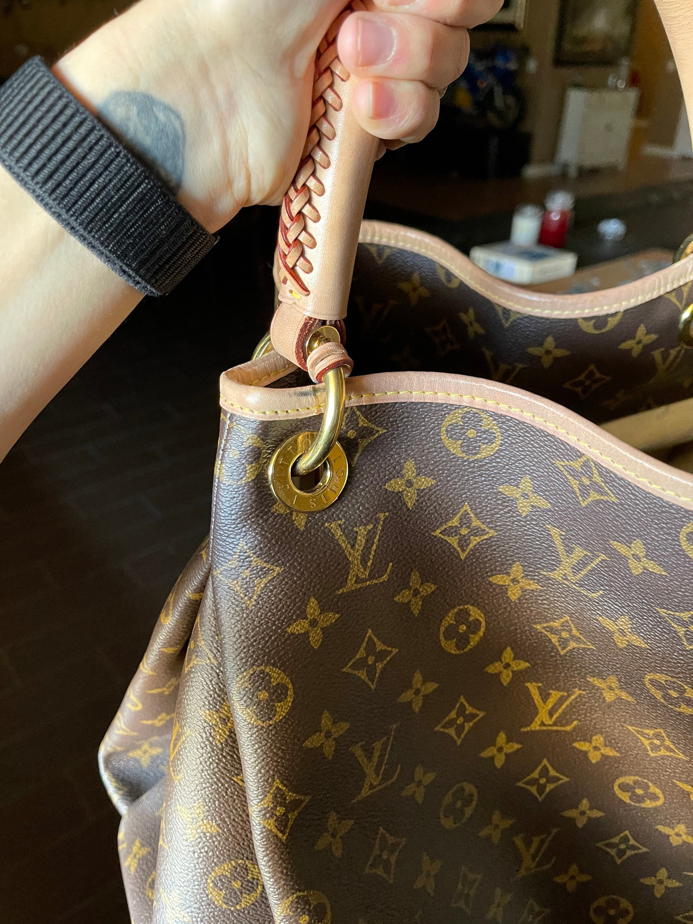 Hardware Protector for Large Zipper Pull on Louis Vuitton Bags 