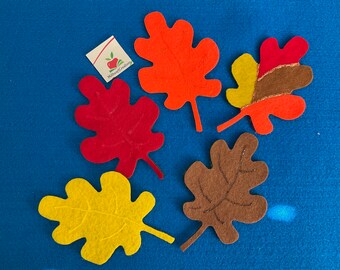 5 piccole foglie autunnali bifacciali, una storia che cambia colore Storia autunnale in feltro