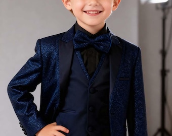 Traje azul marino brillante para niño