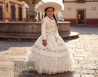 mexican dress female Tehuana Campesino Such an ethnic style dress is a must Mexican Inspired Modern Mexican Outfit