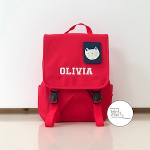 Sac à dos brodé pour petit chien rouge personnalisé | Sac de chambre d'enfant d'âge préscolaire pour tout-petits | sac à dos garçon fille | Idée cadeau prénom personnalisé