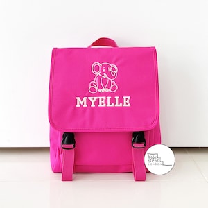 Petit sac à dos brodé à rabat personnalisé | Enfants Enfants Tout-petits Sac d'école pour la maternelle | Sac à dos unisexe | Idée cadeau avec prénom personnalisé