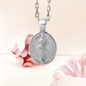 Mother Mary Untier of Knots faith necklace for statement in 925 silver, Virgin Mary pendant necklace in 14K gold, Charm necklace gift mom