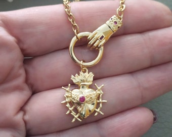 Inmaculado Corazón de María con Siete Espadas en Oro de 14K, Joyería Católica Bendita Milagros
