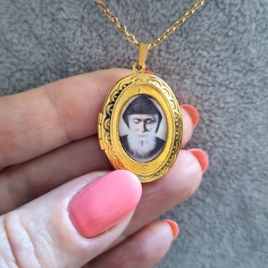 Collier Saint Charbel, médaillon plaqué or 18 carats, bijoux religieux, cadeaux catholiques