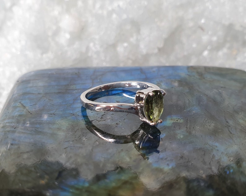 Moldavite Nectar of Life Green Drop ring with 4x7mm faceted Moldavite