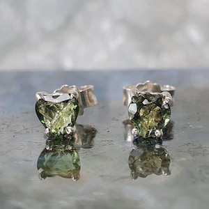 Moldavite Full of Love stud earrings with 4mm faceted heart Moldavite