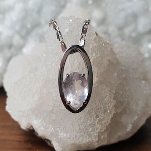 Rosenquarz Anhänger – Liebe und Heilung | Rosenquarz Halskette | Kristall Anhänger | Heilender Kristall | Sterling Silber Anhänger