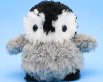 Pinguim de pelúcia de crochê feito à mão: brinquedo amigurumi de pele sintética macia