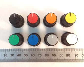 Manopola di controllo con puntatore mobile da 19 mm per albero D da 0,25 pollici (6,3 mm) K21 D635