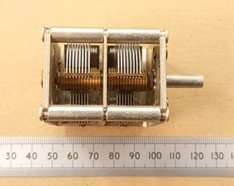 220 + 190pF Dual Gang Air-Spaced Variable Capacitor for Crystal Sets & Receiving Loop Antennas 410pF Total