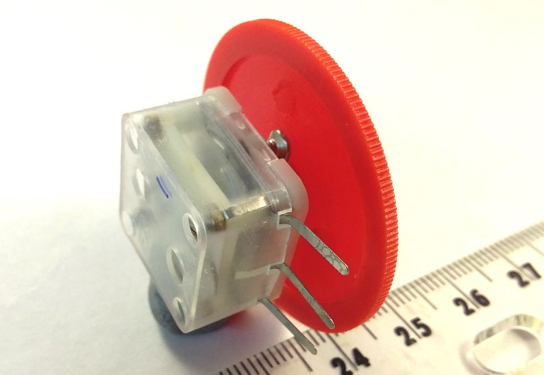 Variable Capacitor Dual Gang 60 140pf 200pf Total Large Red Thumbwheel