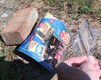 Credit Card Sized Flat Plastic Magnifier Fresnel Magnifying Lens, Solar Firelighter