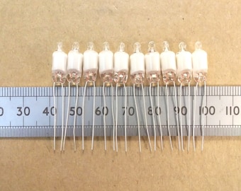Green Fluorescent Glow Miniature Neon Bulbs, 6mm Diameter Mains Indicator