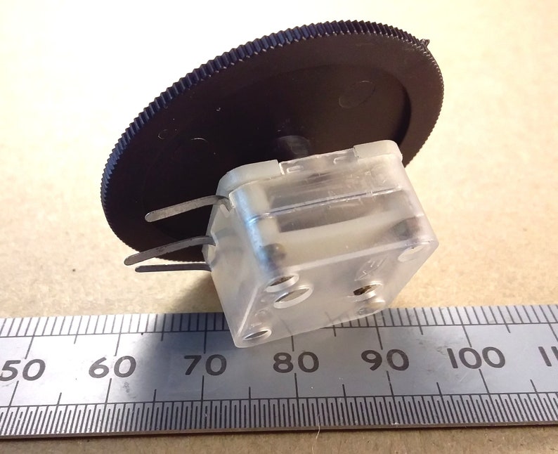 Variable Tuning Capacitor Dual 2 Section 60 140pf Total 200pf