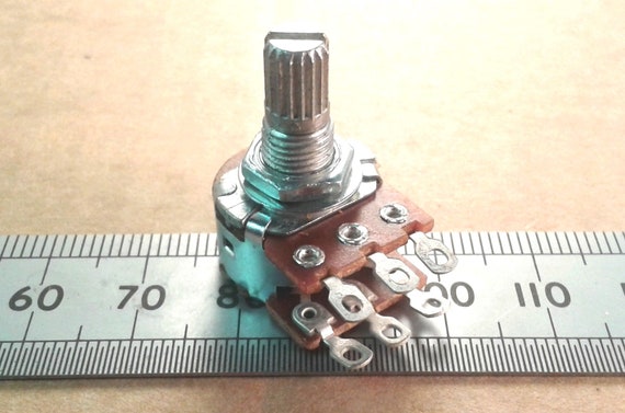 thumbnail interactive-video image 1 of 5KΩ 16mm Linear Splined Potentiometer – D Shaft – PCB Mount – Switch Electronics 1 of 2