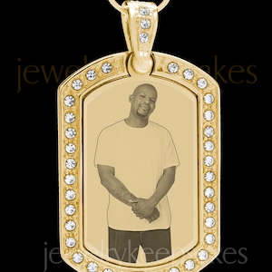 Collier rectangle avec pierres précieuses gravées en plaqué or