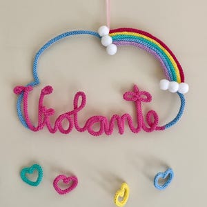 Nome tricotin per cameretta bambina con arcobaleno