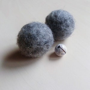 Wool balls with a bell inside, Cat toy, Pack of 2