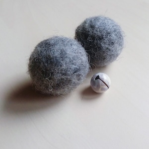 Wool balls with a bell inside, Cat toy, Pack of 2