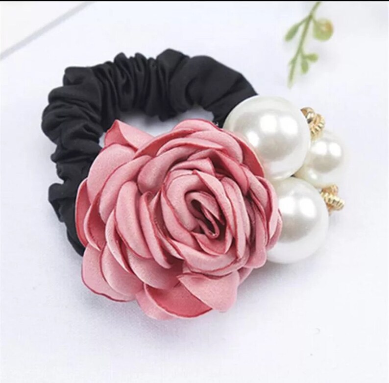 Hair rubber rose and pearls