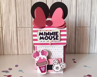 Handgemaakte Mickey en Minnie Mouse-traktatiedoos: decoratie feestbedankje