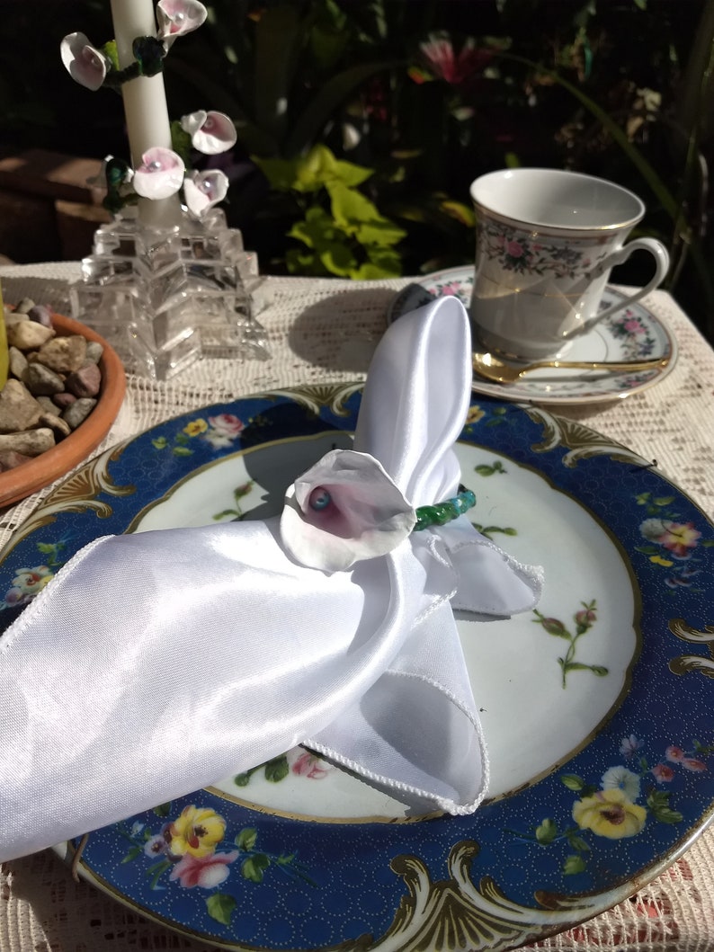 Spring Flowers Napkin Rings White Calla lily with Pink Center Handmade Set of FREE SHIPPING 4