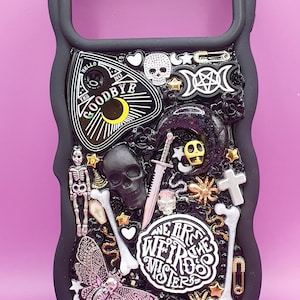Gotiskt skräckmobilskal • Läskig slasher-stil • Spöklik mörk estetik • Unikt handgjort skal. iPhone. Samsung. Google. Motorola. bild 2
