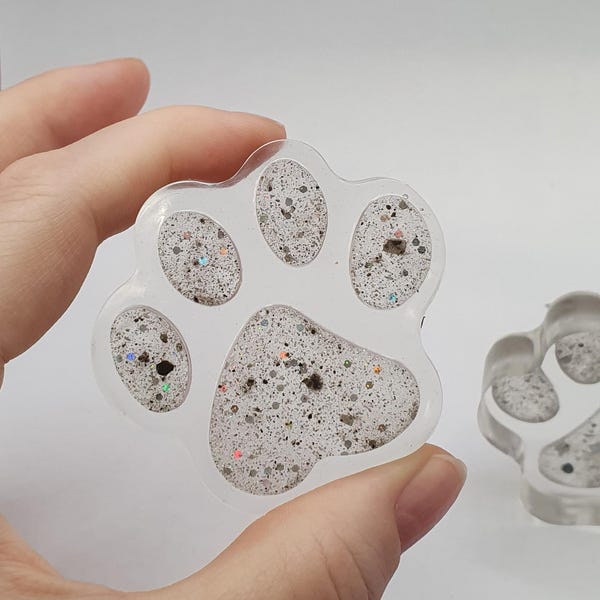 Pet Memorial keepsakes. Ashes into resin. In memoriam. Paw print. Dog. Cat. remembrance. Handmade. Loved ones. In memory.