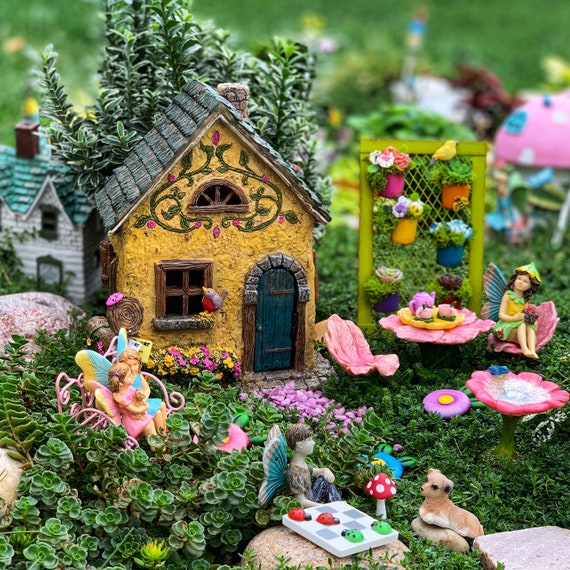 Fairy Garden Miniature Yellow Sunflower Bird Bath Dollhouse Yard Decor Accessory Fairy Garden Miniature Yellow Sunflower Bird Bath Dollhouse Yard Decor Accessory