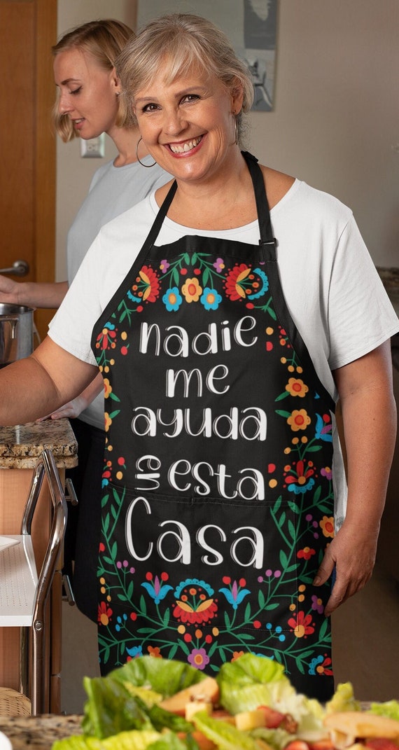 Nadie me ayuda en esta casa mandil, Funny Spanish Apron, Regalos en Español, Regalos Para Mama, Regalos de Navidad, Latina gift