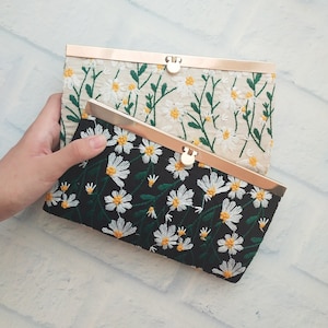 Cartera de mujer, Cartera japonesa, Cartera con broche, Cartera delgada, Cartera para tarjetas de crédito, Regalo para mamá, Regalo para mujer, Regalo para ella - Margarita bordada