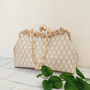 Bolso clutch grande, embrague de gran tamaño Diamond Grid, bolso clutch con marco de metal floral, embrague con cierre de cierre de beso con correa, regalo para ella