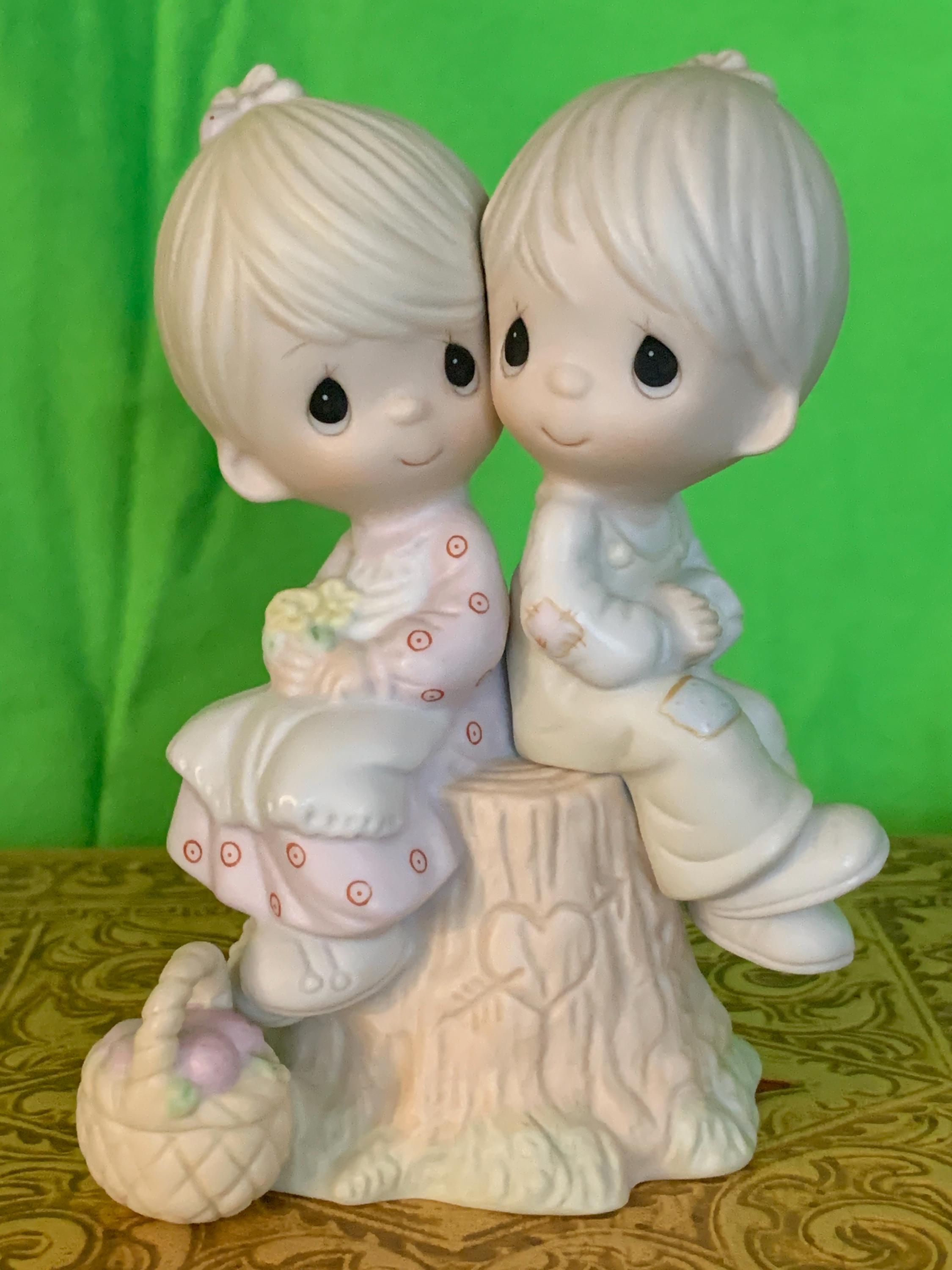 Love One Another - Precious Moments - 1990 - Original 21 Not Retired
