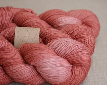 Rhodochrosite - Sock wool 4-ply hand-dyed epipa yarns
