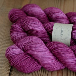 HEIDEKRAUT purple - pure Merino knitting yarn 6-ply hand-dyed wool epipa yarns