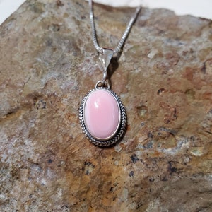 Pink Conch Shell Pendant Necklace/Pink Shell Heart/Pink Stone/Sterling Pendant/Queen Conch Shell Pendant/Oval Drop Necklace/Pink Conch