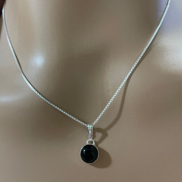 Dainty Black Onyx Pendant Necklace/Small Black Onyx Pendant/Tiny Black Gemstone Pendant/Black Stone Pendant /Black Stone Necklace