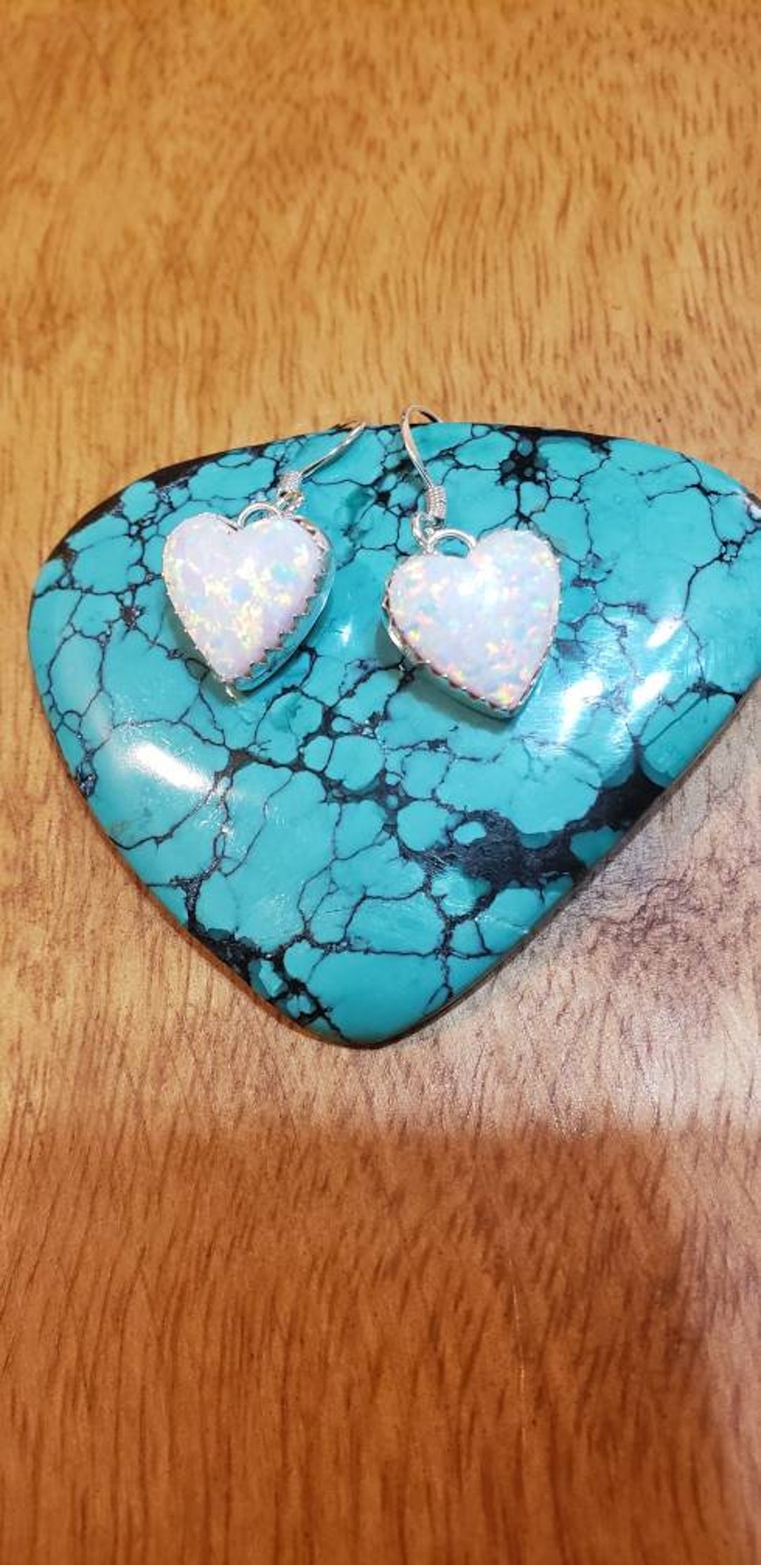 ファイアオパールハートピアス／シンプルなハートピアス／オパール 