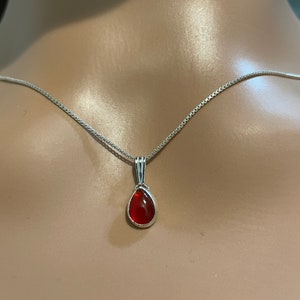 Carnelian Pendant Necklace/Dainty Carnelian Pendant/Small Red Carnelian Pendant/Tiny Carnelian Pendant/Dainty Teardrop Carnelian Necklace