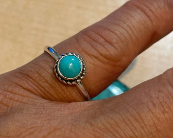 Dainty Kingman Turquoise Ring/Tiny Turquoise Ring/Small Sterling Silver Turquoise Ring/Round Turquoise Ring /Blue Turquoise Ring