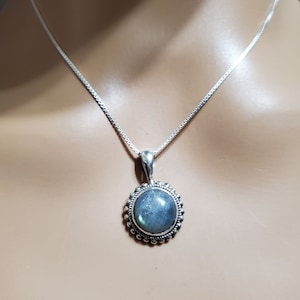Blue Flash Labradorite Pendant Necklace/Labradorite Gemstone/Labradorite/Bridesmaid Gift/Labradorite Necklace/Natural Labradorite