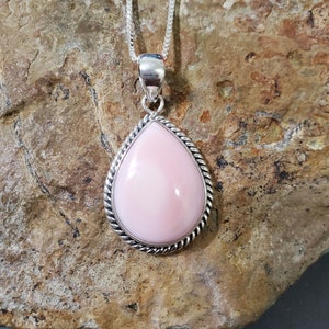 Conch Shell Pendant Necklace/Conch Shell Pendant/925 Sterling Pendant/Teardrop Pink Conch Shell Pendant/Pink Shell Pendant/Conch Shell